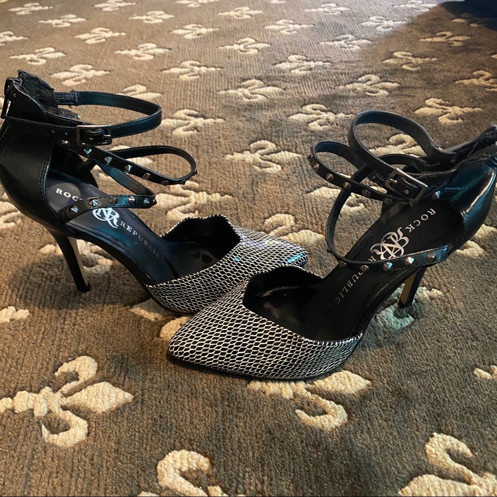 Black and White Rock Republic Pumps